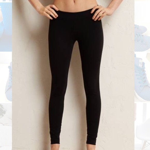 NEVER WORN BLACK AERIE LEGGINGS - Picture 2 of 2